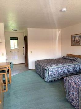 Mini Golden Inns Motel Hungry Horse Extérieur photo