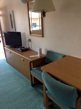 Mini Golden Inns Motel Hungry Horse Extérieur photo