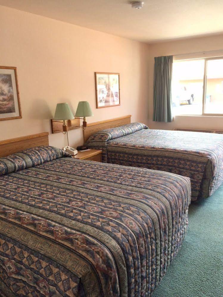 Mini Golden Inns Motel Hungry Horse Extérieur photo